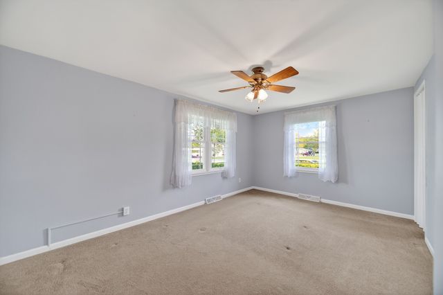 4627 VILLAGE Street, Erie, PA 16506