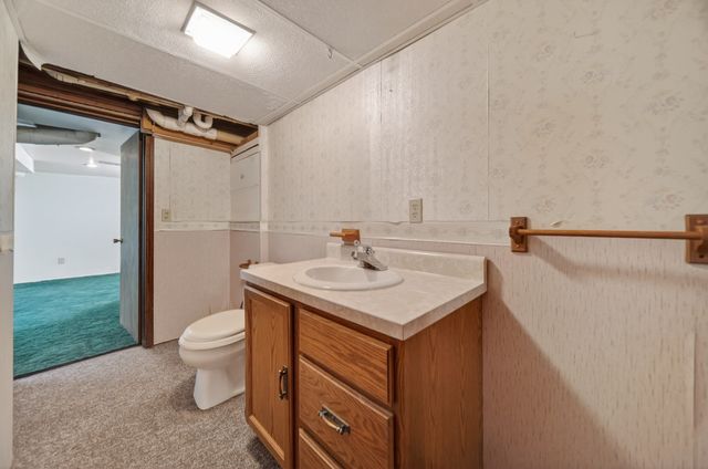 4627 VILLAGE Street, Erie, PA 16506