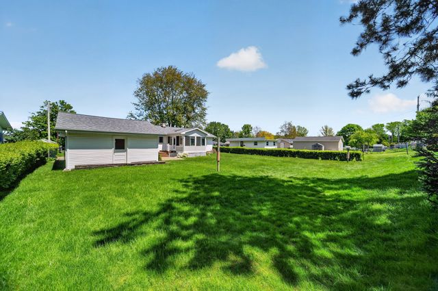 4627 VILLAGE Street, Erie, PA 16506