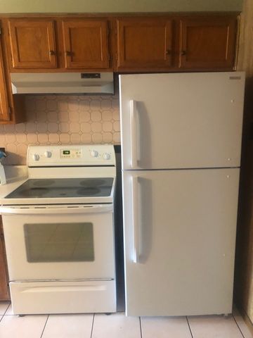 7901 Newland Avenue, Burbank, IL 60459