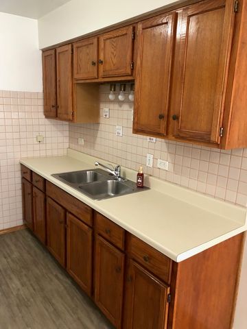 7901 Newland Avenue, Burbank, IL 60459