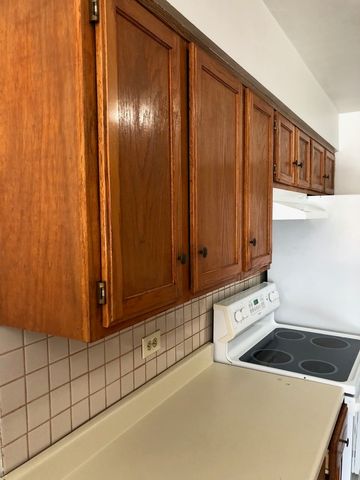 7901 Newland Avenue, Burbank, IL 60459