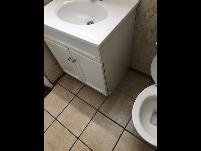 7901 Newland Avenue, Burbank, IL 60459