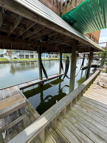 662 Warsaw Street, Galveston, TX 77563