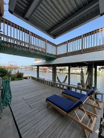 662 Warsaw Street, Galveston, TX 77563
