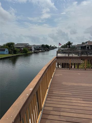 662 Warsaw Street, Galveston, TX 77563