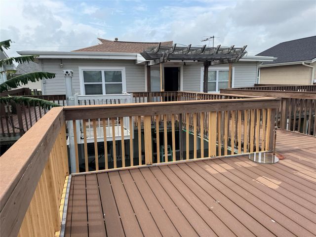 662 Warsaw Street, Galveston, TX 77563