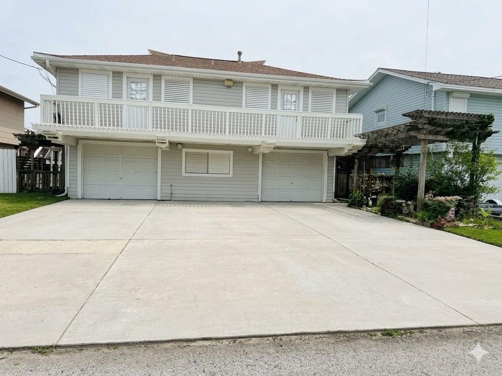 662 Warsaw Street, Galveston, TX 77563