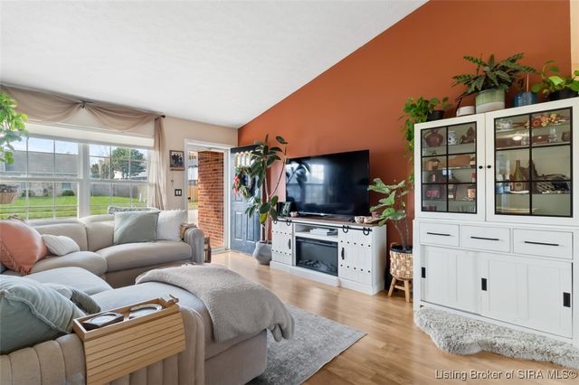 1303 Field Stone Drive, Jeffersonville, IN 47130