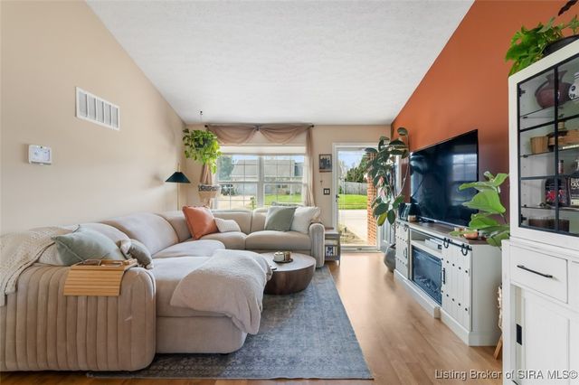 1303 Field Stone Drive, Jeffersonville, IN 47130