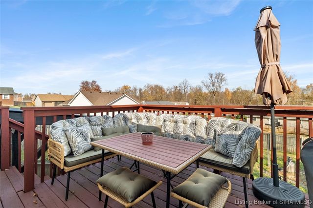 1303 Field Stone Drive, Jeffersonville, IN 47130