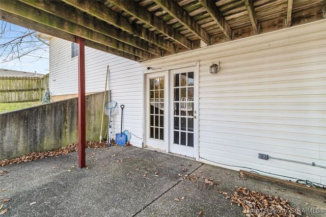 1303 Field Stone Drive, Jeffersonville, IN 47130