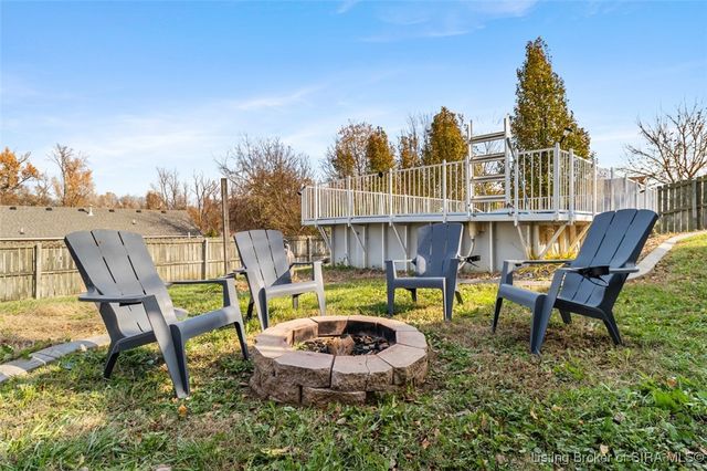 1303 Field Stone Drive, Jeffersonville, IN 47130