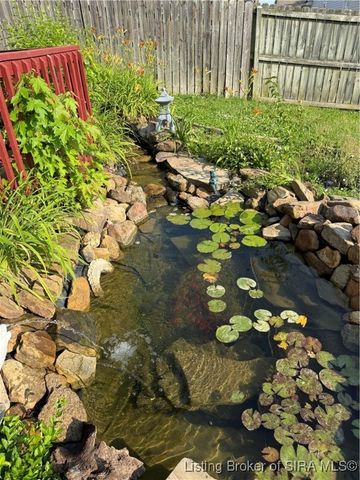 1303 Field Stone Drive, Jeffersonville, IN 47130