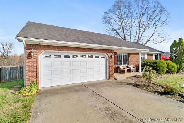1303 Field Stone Drive, Jeffersonville, IN 47130