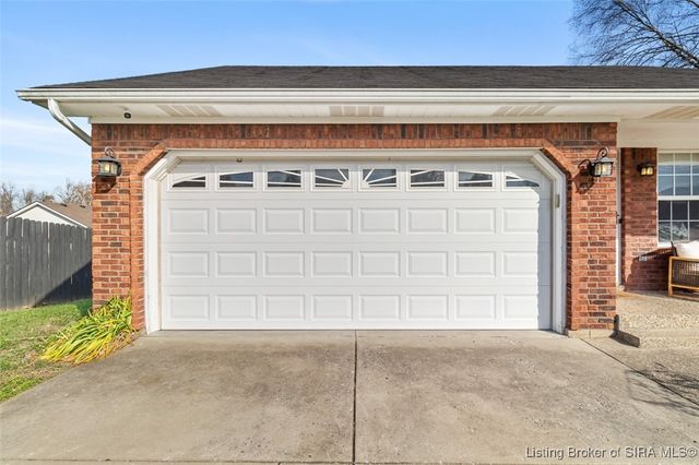 1303 Field Stone Drive, Jeffersonville, IN 47130