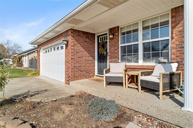 1303 Field Stone Drive, Jeffersonville, IN 47130