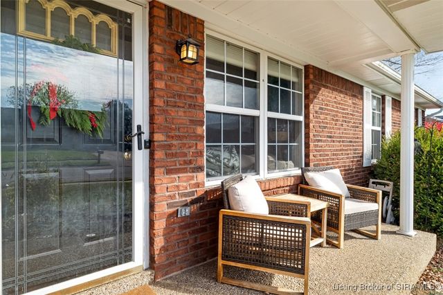 1303 Field Stone Drive, Jeffersonville, IN 47130