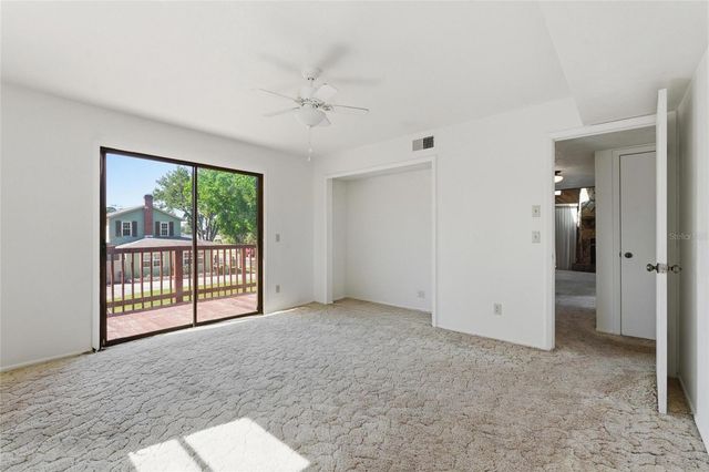 8221 RIVERSIDE DR NE, St Petersburg, FL 33702