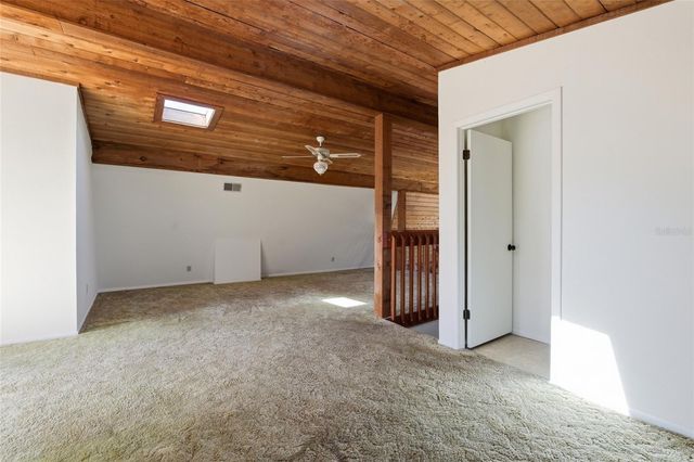 8221 RIVERSIDE DR NE, St Petersburg, FL 33702