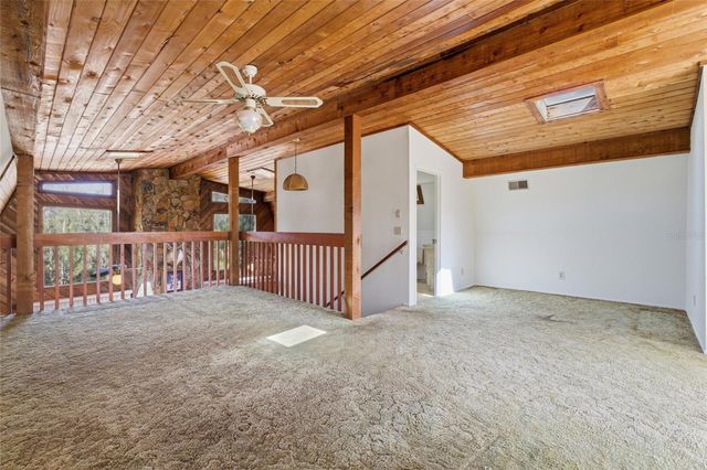 8221 RIVERSIDE DR NE, St Petersburg, FL 33702