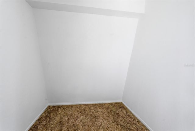 8221 RIVERSIDE DR NE, St Petersburg, FL 33702