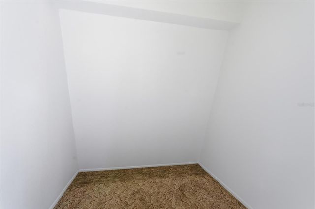 8221 RIVERSIDE DR NE, St Petersburg, FL 33702