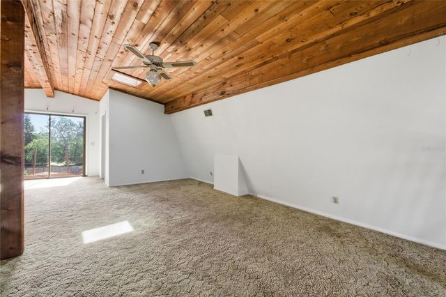 8221 RIVERSIDE DR NE, St Petersburg, FL 33702