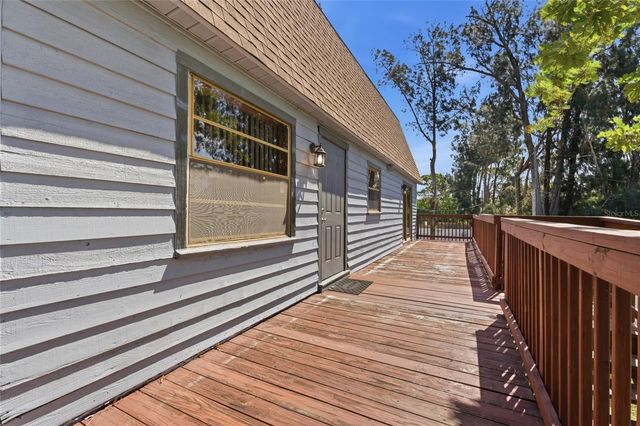 8221 RIVERSIDE DR NE, St Petersburg, FL 33702