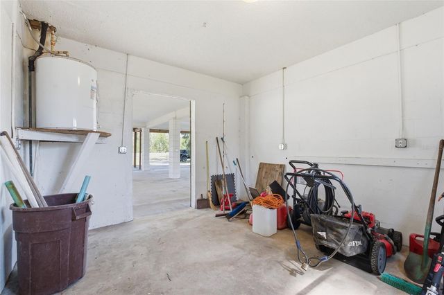 8221 RIVERSIDE DR NE, St Petersburg, FL 33702