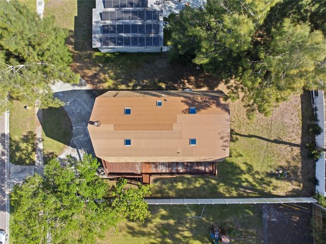 8221 RIVERSIDE DR NE, St Petersburg, FL 33702