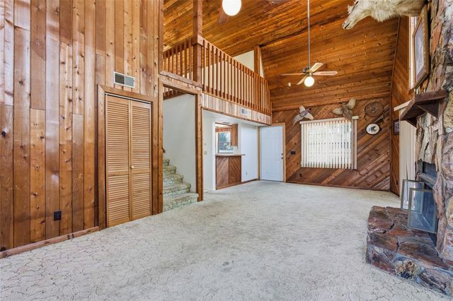 8221 RIVERSIDE DR NE, St Petersburg, FL 33702