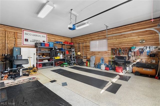 4085 Melton Avenue, New Franklin, OH 44319
