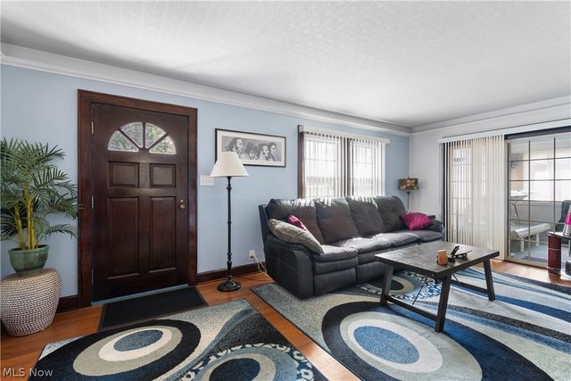 4085 Melton Avenue, New Franklin, OH 44319