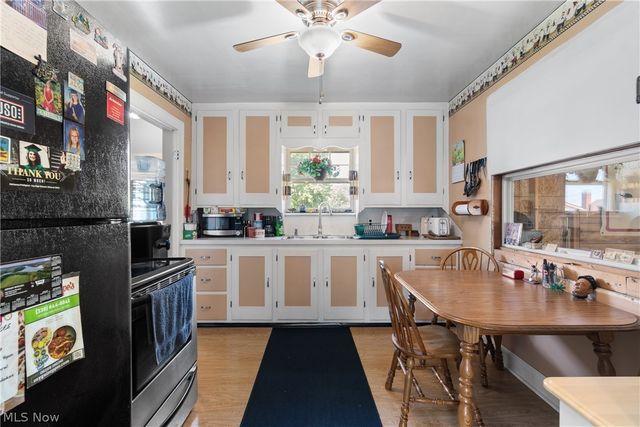 4085 Melton Avenue, New Franklin, OH 44319