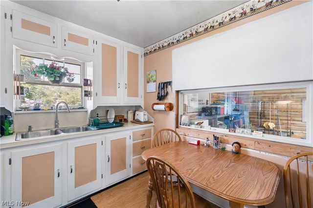 4085 Melton Avenue, New Franklin, OH 44319