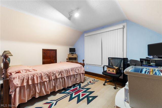 4085 Melton Avenue, New Franklin, OH 44319