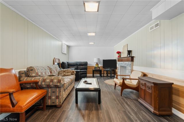 4085 Melton Avenue, New Franklin, OH 44319