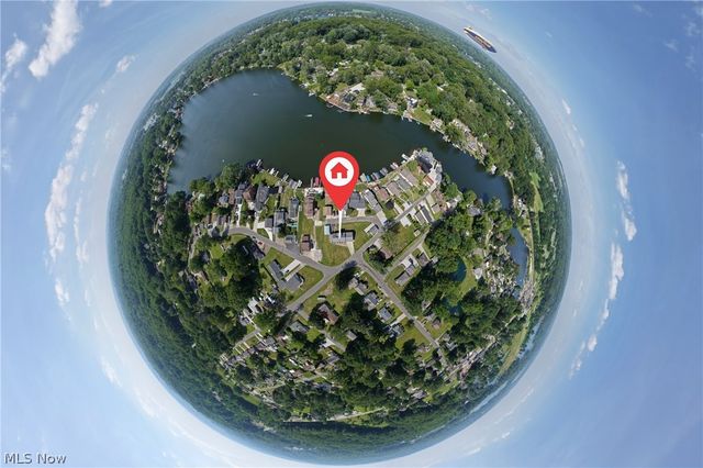 4085 Melton Avenue, New Franklin, OH 44319