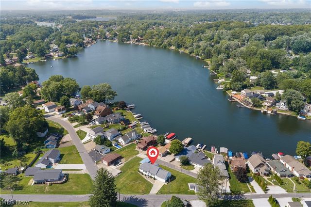 4085 Melton Avenue, New Franklin, OH 44319