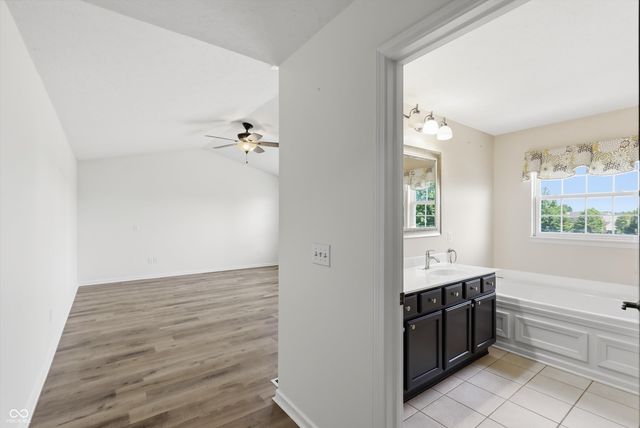 11841 Wedgeport Lane, Fishers, IN 46037