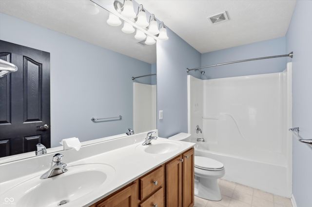 11841 Wedgeport Lane, Fishers, IN 46037