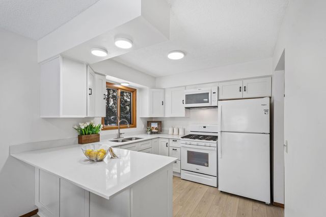 2200 74th Avenue N, Brooklyn Park, MN 55444