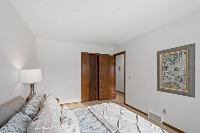 2200 74th Avenue N, Brooklyn Park, MN 55444