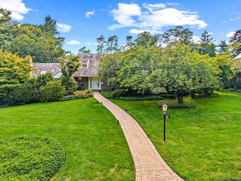 10 Vista Drive, Great Neck, NY 11021 — photo 2