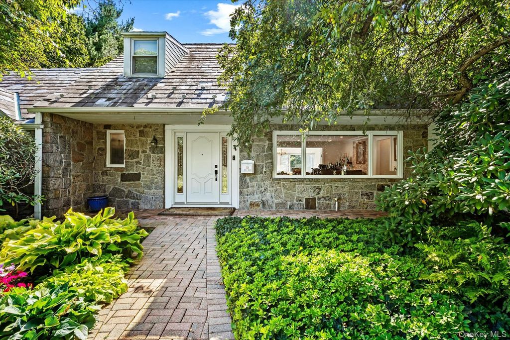 10 Vista Drive, Great Neck, NY 11021 — photo 3