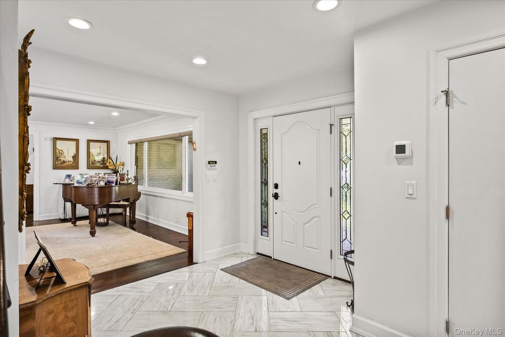 10 Vista Drive, Great Neck, NY 11021 — photo 4