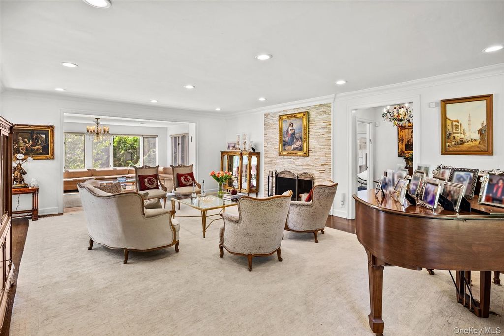 10 Vista Drive, Great Neck, NY 11021 — photo 5