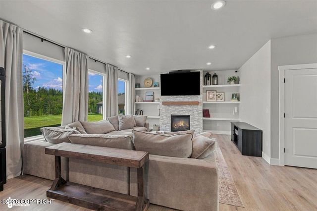 11835 E Pella Circle, Palmer, AK 99645