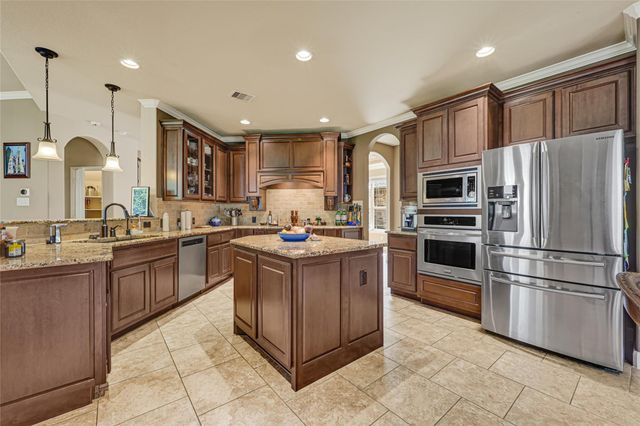 902 Cactus Ridge Court, Friendswood, TX 77546